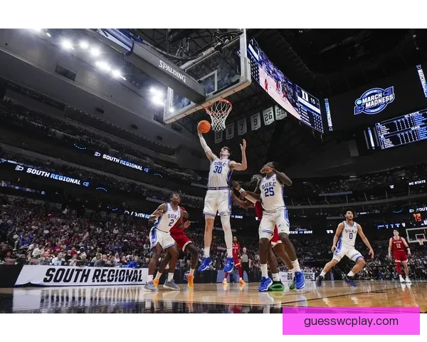 亚历山大赛季40场30分以上表现力压东契奇领跑全联盟